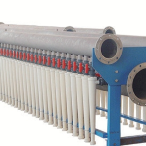 Low consistency cleaner